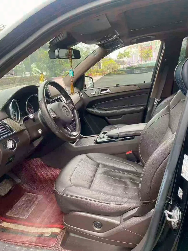 奔驰GLE 后面外观二