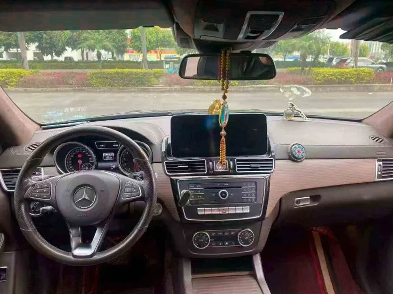 奔驰GLE 后面外观一