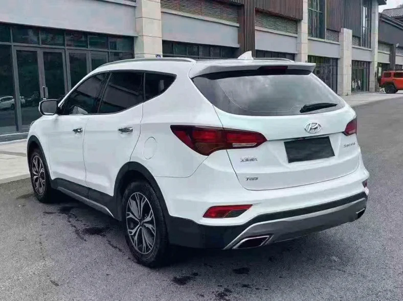 现代新胜达 驾驶室