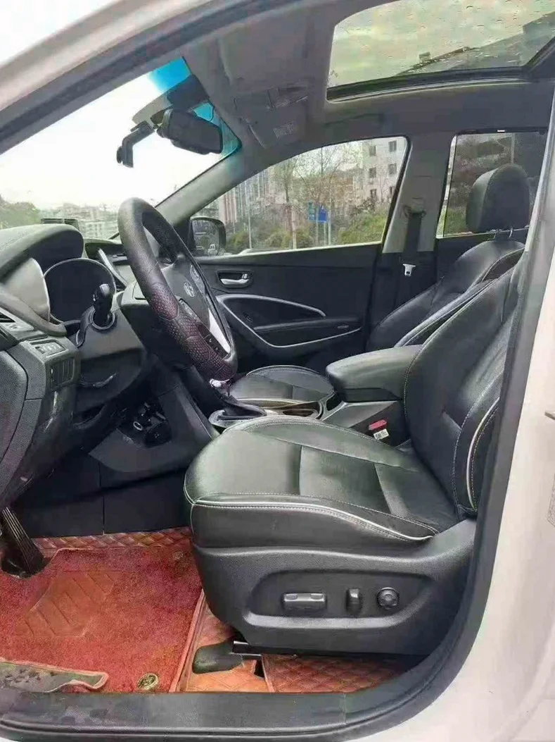 现代新胜达 后面外观二