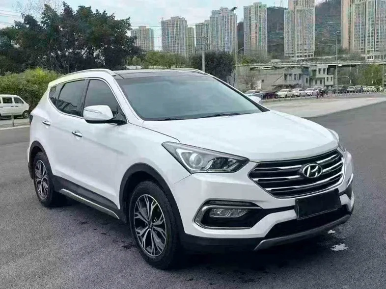 现代新胜达 正面外观二