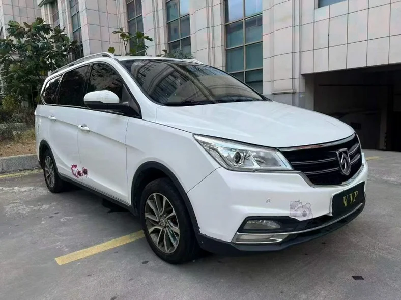 宝骏730 正面外观三