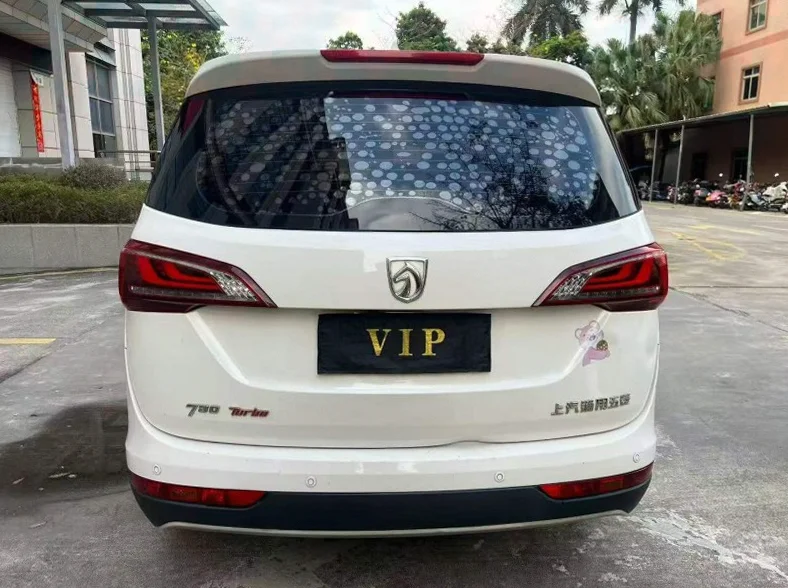 宝骏730 内饰前排