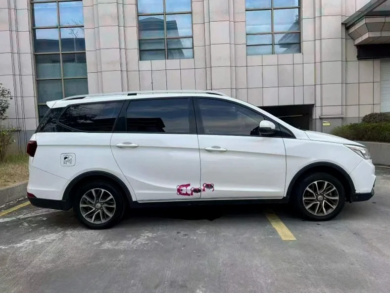 宝骏730 后面外观一