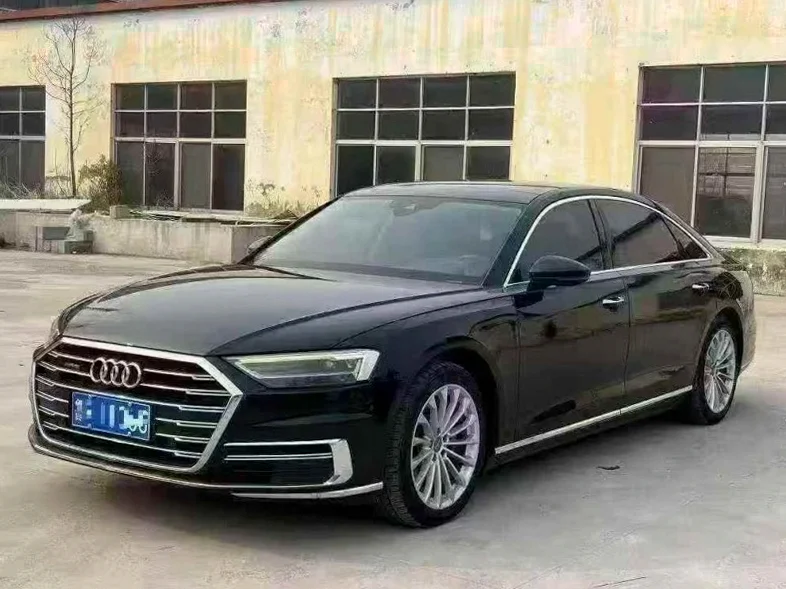 奥迪A8L 正面外观三