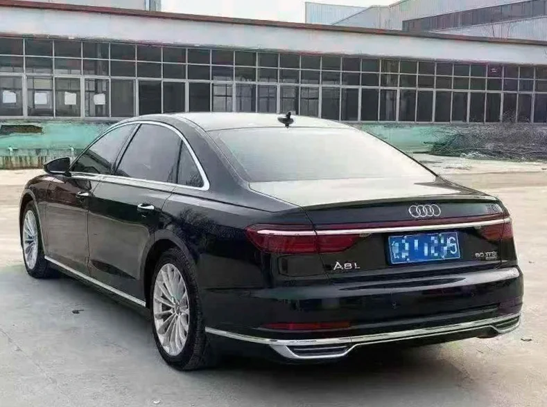 奥迪A8L 内饰前排