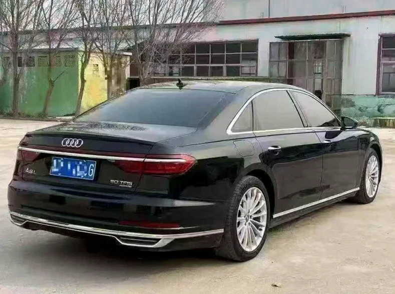 奥迪A8L 内饰后排