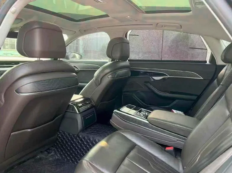 奥迪A8L 后面外观二