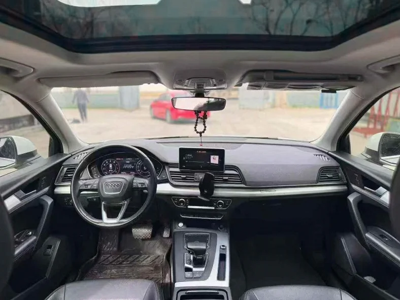 奥迪Q5 驾驶室