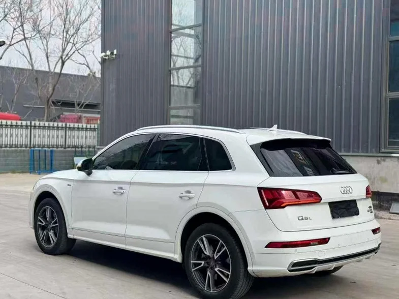 奥迪Q5 后面外观三