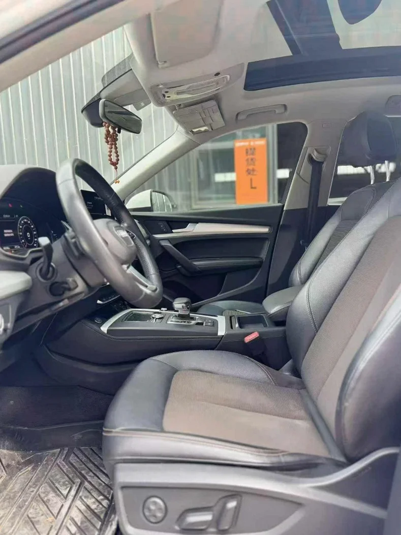 奥迪Q5 内饰后排