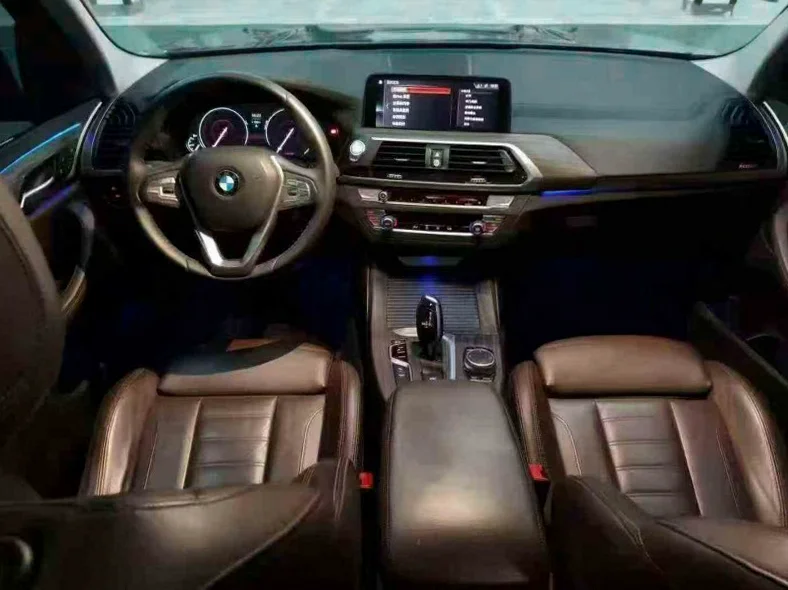 宝马X3 内饰前排