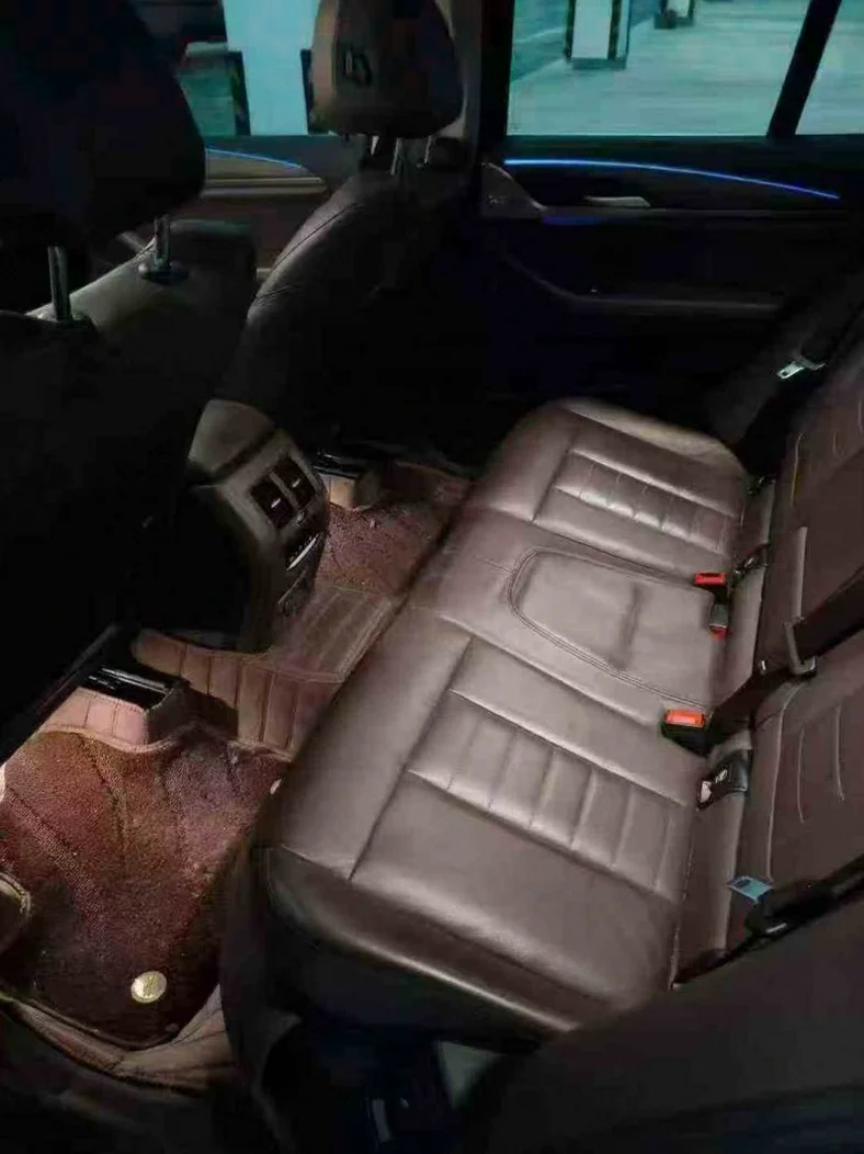 宝马X3 内饰后排