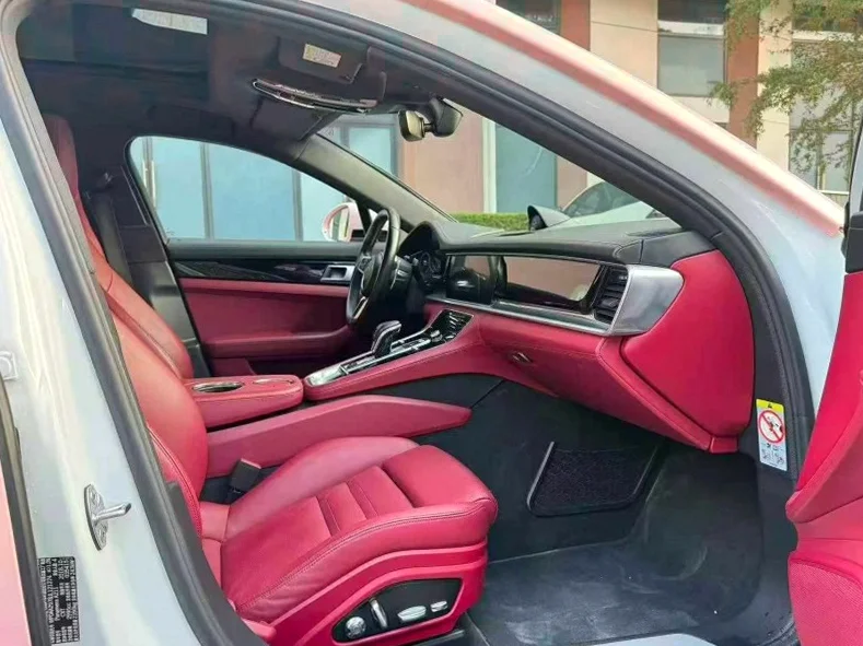 保时捷帕拉梅拉 后面外观二