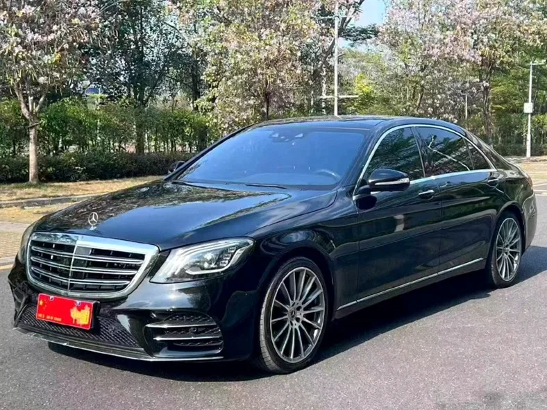 奔驰S 正面外观三