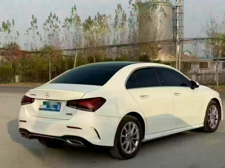 奔驰A 内饰前排