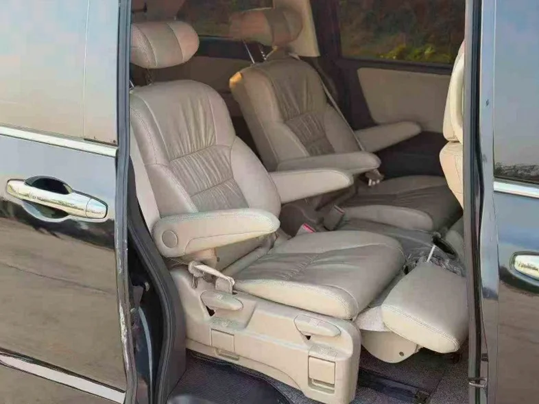 本田奥德赛 后面外观一