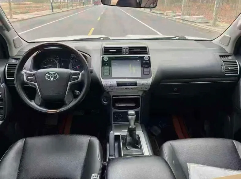 丰田普拉多 后面外观三