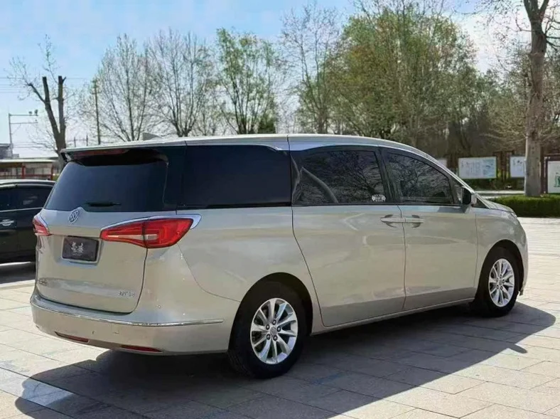 别克GL8 后面外观二