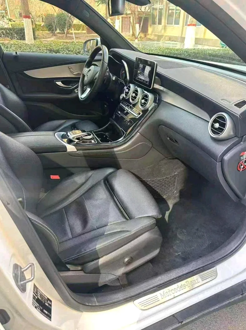 奔驰GLC 后面外观三