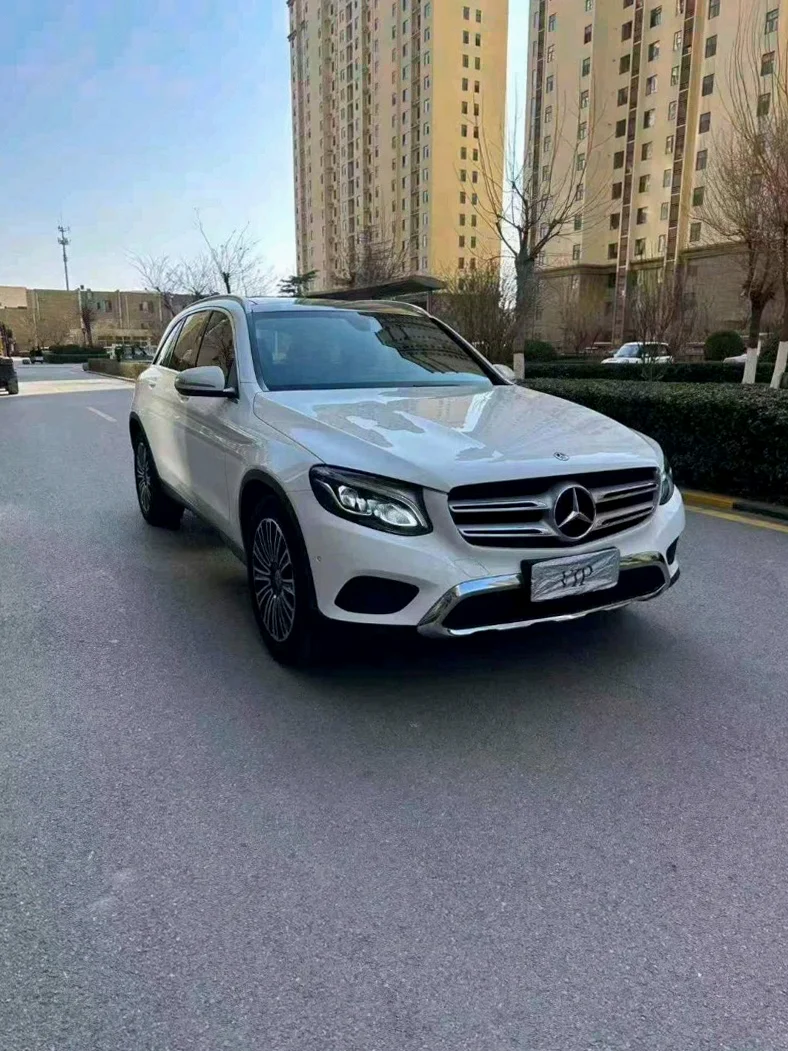 奔驰GLC 正面外观三