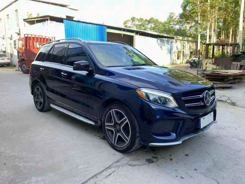 奔驰GLE 正面外观三