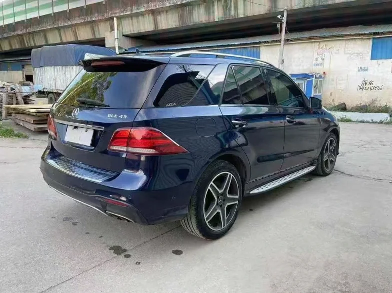 奔驰GLE 内饰后排