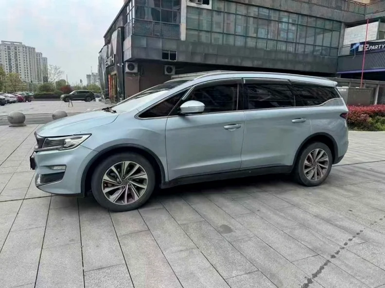 吉利嘉际 正面外观二