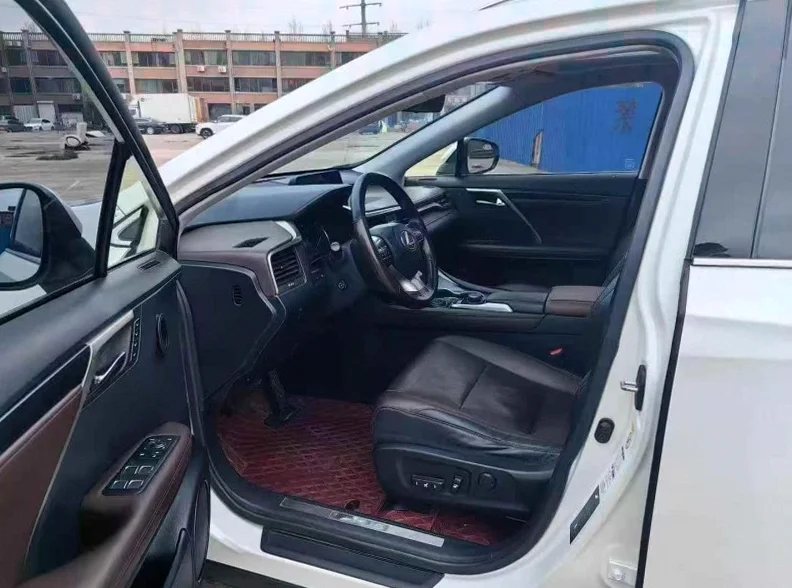 雷克萨斯RX 驾驶室