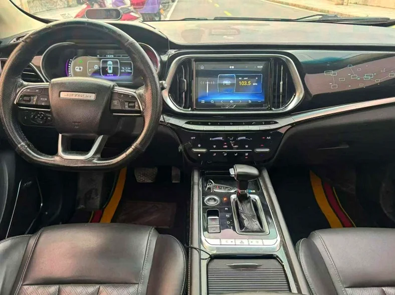 奇瑞捷途 后面外观二