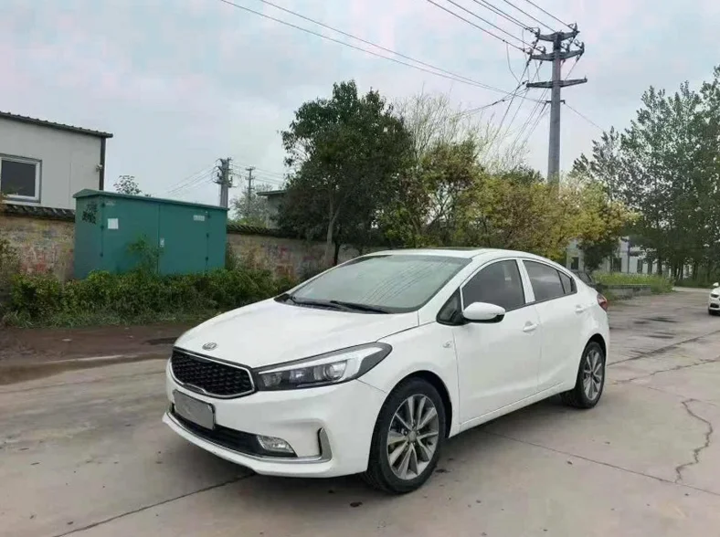 起亚K5 正面外观三