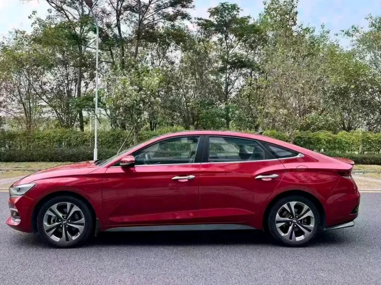 现代菲斯塔 后面外观一