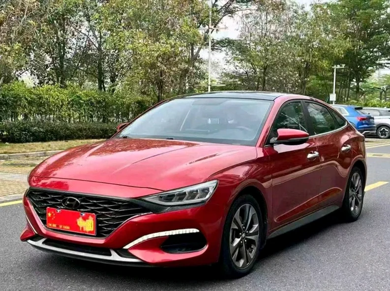 现代菲斯塔 正面外观三