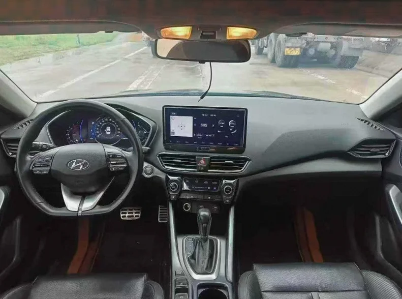 现代菲斯塔 后面外观二