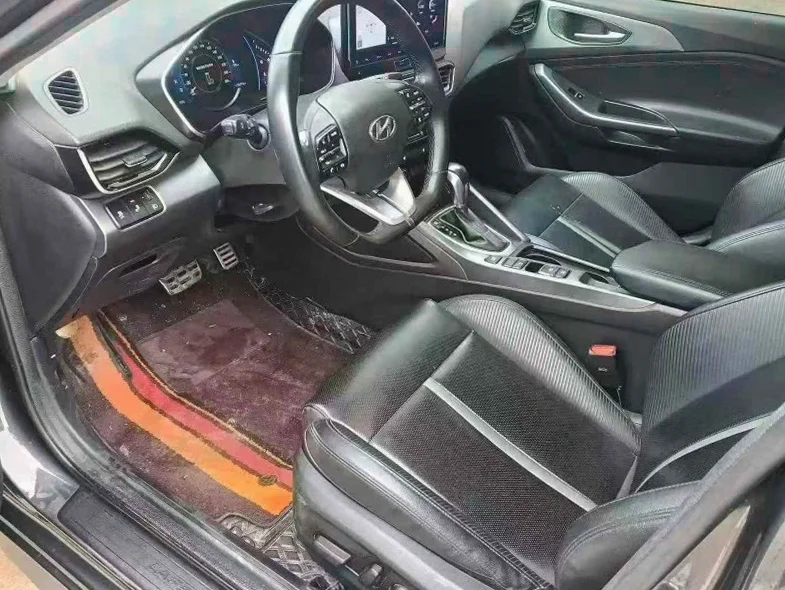 现代菲斯塔 后面外观一