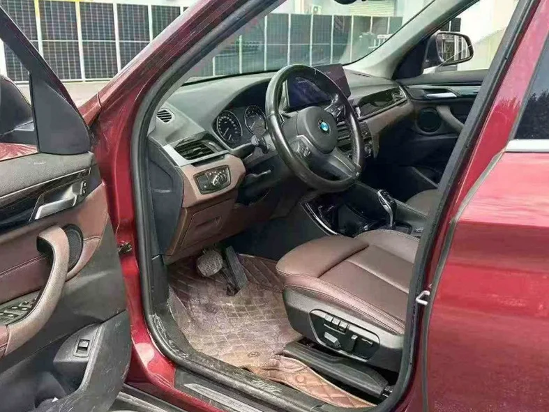 X1宝马 后面外观二