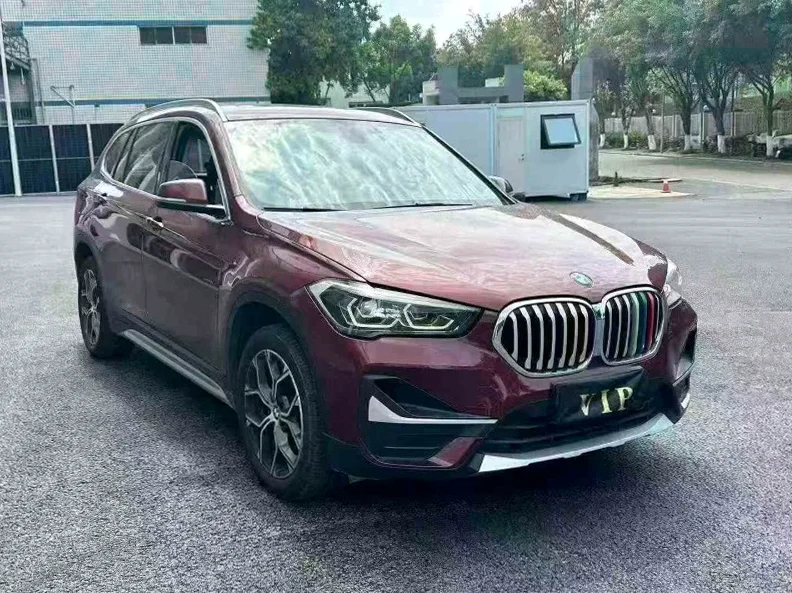 X1宝马 正面外观三