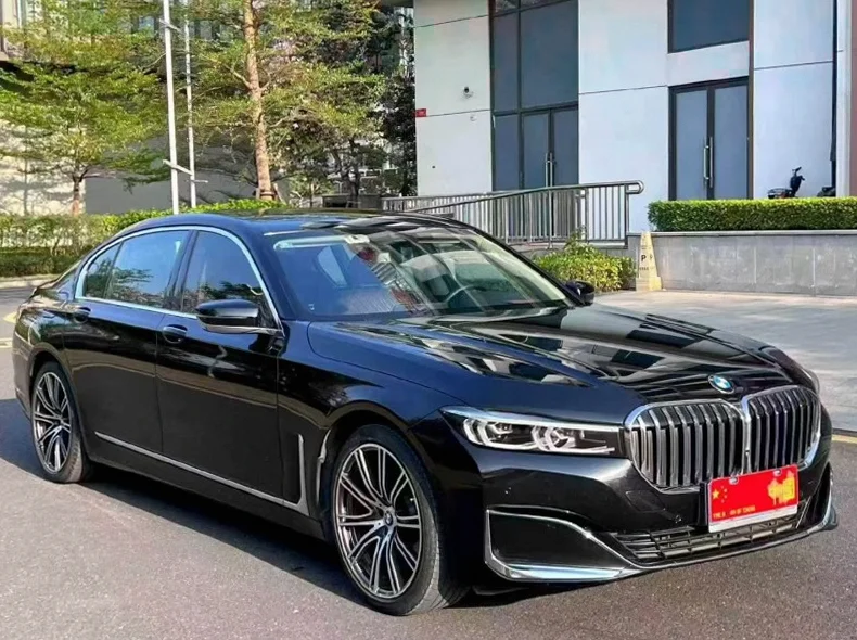 宝马7系 正面外观二