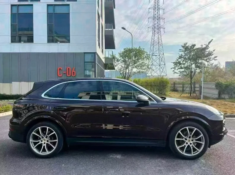 保时捷卡宴 后面外观二