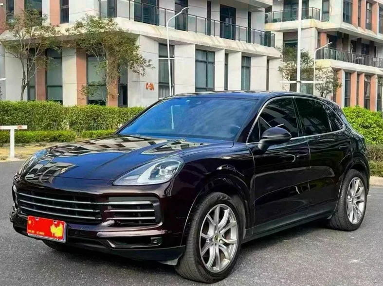 保时捷卡宴 正面外观三