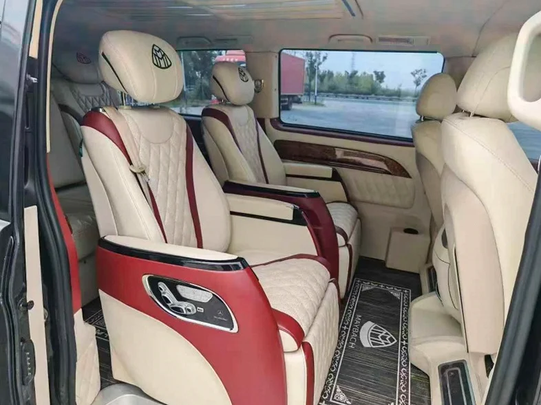 奔驰威霆 后面外观二