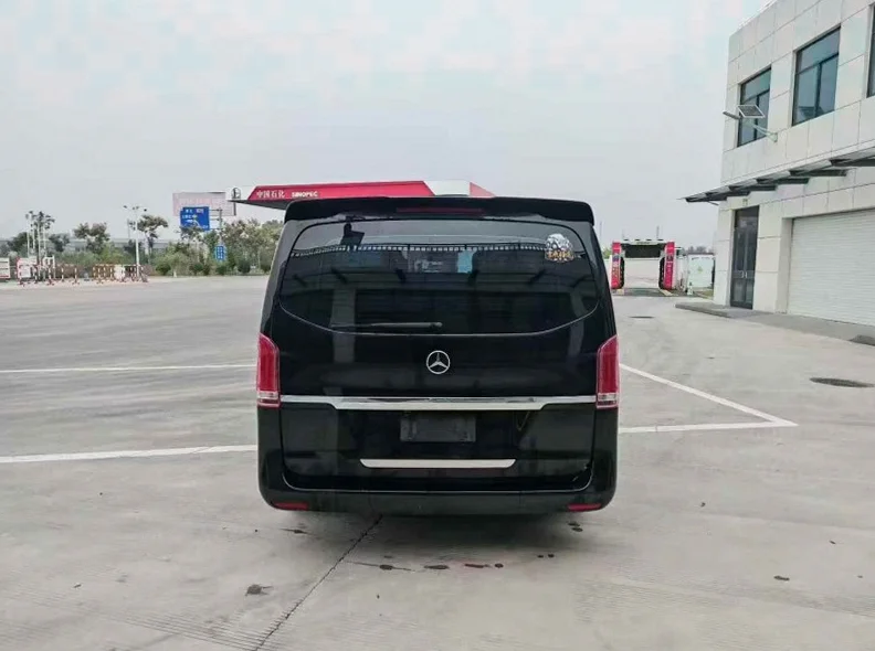 奔驰威霆 驾驶室