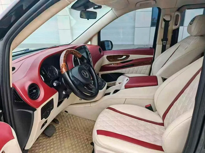 奔驰威霆 后面外观三