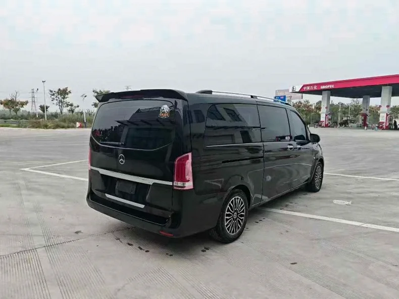 奔驰威霆 内饰前排