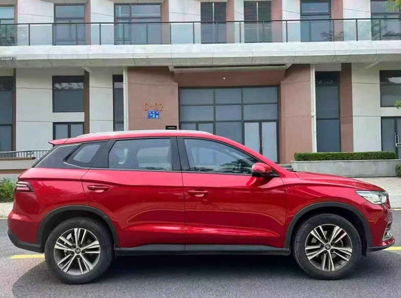 比亚迪宋 内饰前排