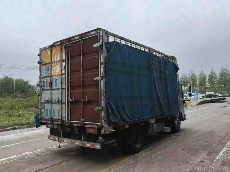 福田奥铃 内饰后排