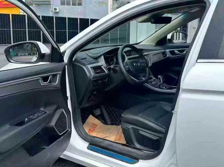 吉利帝豪 正面外观三