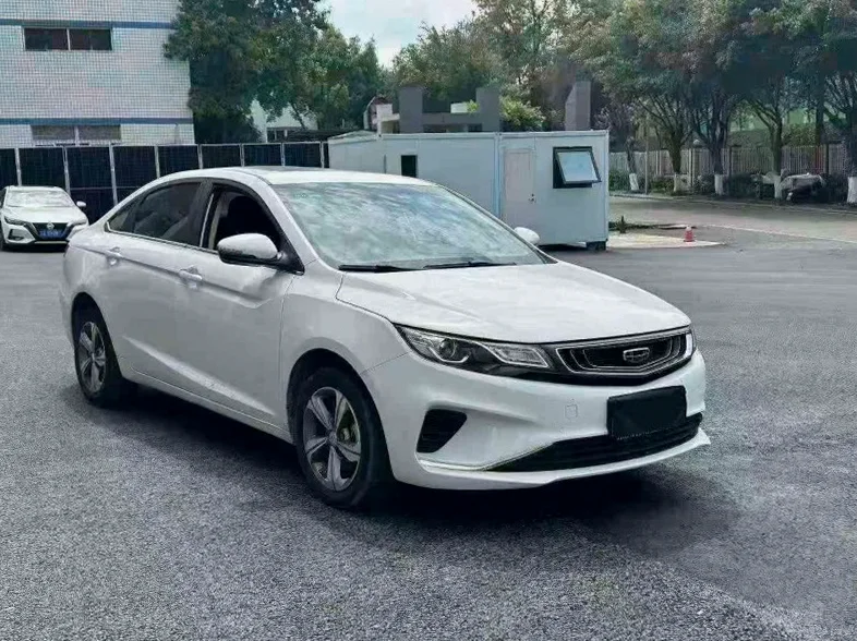 吉利帝豪 后面外观三