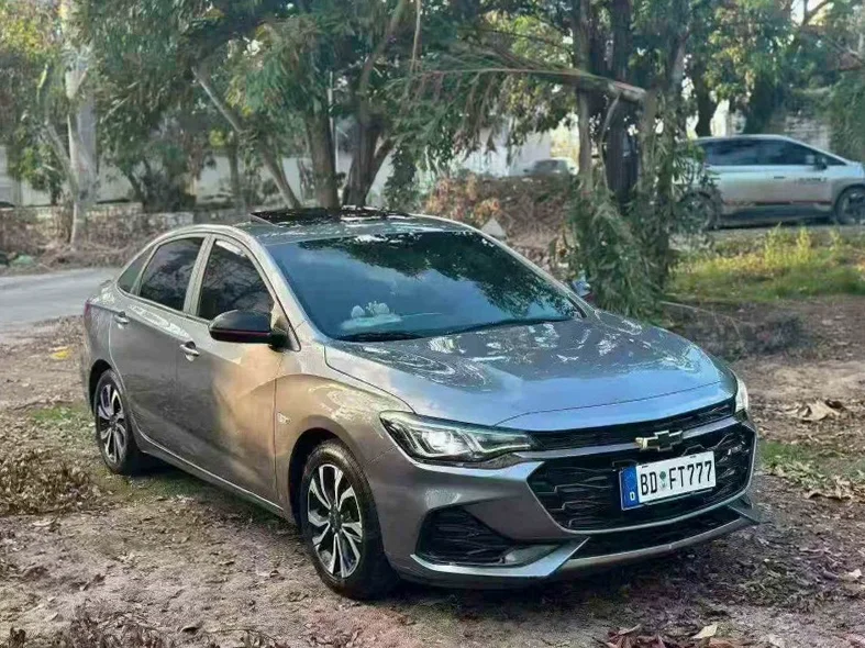 雪佛兰科鲁泽 正面外观二