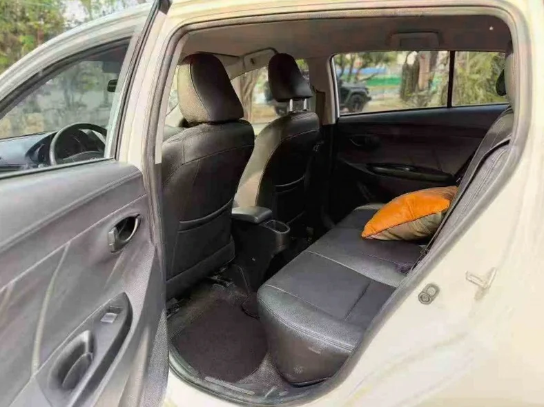 丰田YARiS 后面外观二